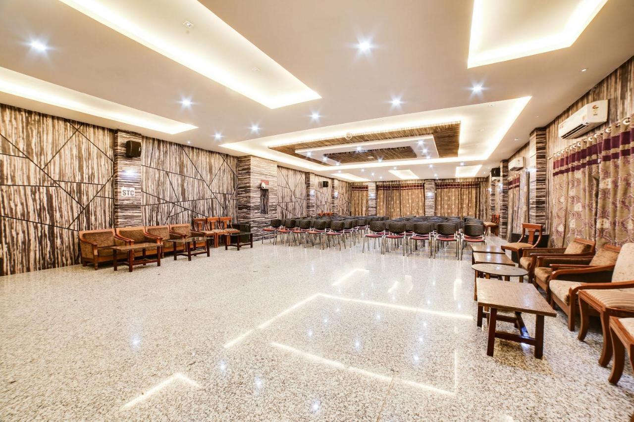 Hôtel Capital O 61351 Waii International à Bhalukpung Extérieur photo