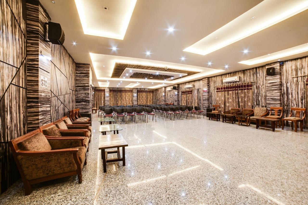 Hôtel Capital O 61351 Waii International à Bhalukpung Extérieur photo